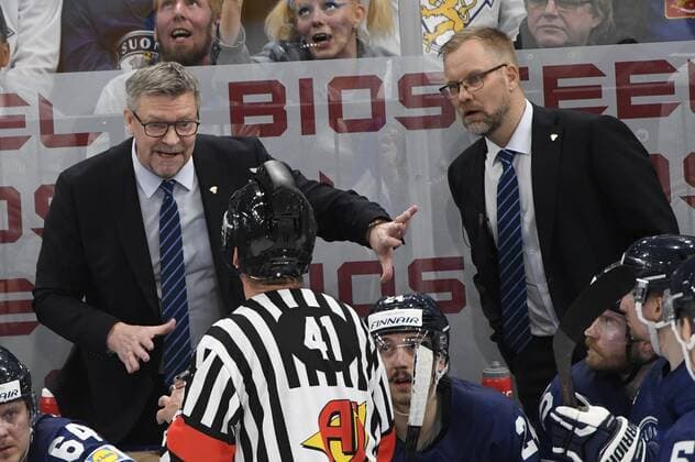 Head coach of Finland Jukka Jalonen (L) reacts after Canada scores 2-3 goal during the 2022 IIHF Ice hockey, Eishockey World Championships final match between Finland and Canada in Tampere, on May 29th, 2022. Tampere Finland LKFTJK20220529223301FOMW  Copyright: xJussixNukarix