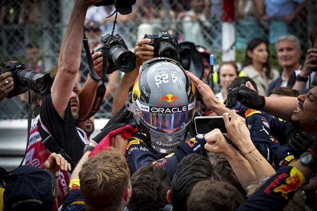 PEREZ Sergio (mex), Red Bull Racing RB18, portrait during the Formula 1 Grand Prix de Monaco 2022, 7th round of the 2022 FIA Formula One World Championship, WM, Weltmeisterschaft on the Circuit de Monaco, from May 27 to 29, 2022 in Monte-Carlo, Monaco - F1 - MONACO GRAND PRIX 2022 - Race DPPI Panoramic  0012201908246