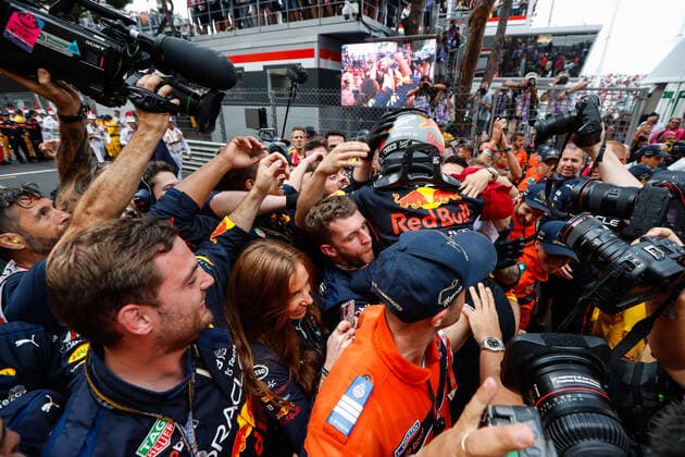 PEREZ Sergio (mex), Red Bull Racing RB18, portrait during the Formula 1 Grand Prix de Monaco 2022, 7th round of the 2022 FIA Formula One World Championship, WM, Weltmeisterschaft on the Circuit de Monaco, from May 27 to 29, 2022 in Monte-Carlo, Monaco - F1 - MONACO GRAND PRIX 2022 - Race DPPI Panoramic  00122019__V2_2651