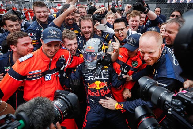 PEREZ Sergio (mex), Red Bull Racing RB18, portrait during the Formula 1 Grand Prix de Monaco 2022, 7th round of the 2022 FIA Formula One World Championship, WM, Weltmeisterschaft on the Circuit de Monaco, from May 27 to 29, 2022 in Monte-Carlo, Monaco - F1 - MONACO GRAND PRIX 2022 - Race DPPI Panoramic  00122019__V2_2719