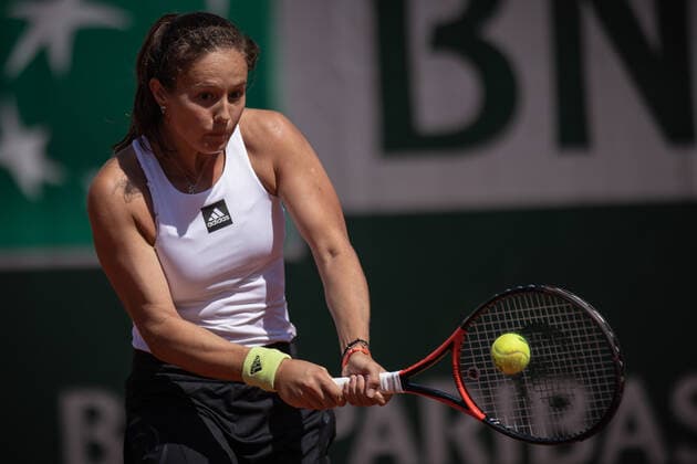Daria KASATKINA (RUS) contre Camila GIORGI (ITA) TENNIS : Roland Garros 2022 - 1 8e de finale - 30 05 2022 AurelienMorissard Panoramic 