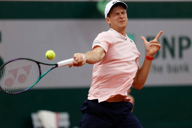 30 05 2022, tennis, French Open 2022 Roland Garros, FRA, Paris, Roland Garros picture v li Hubert Hurkacz POL fights Copyright: HMBxMedia AntonioxBorga