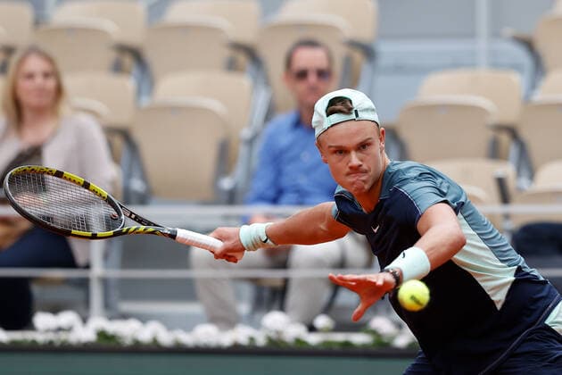 30 05 2022, Tennis, French Open 2022 Roland Garros, FRA, Paris, Roland Garros picture v li Holger Rune DK Copyright: HMBxMedia AntonioxBorga