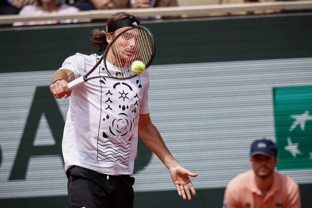 Stefanos TSITSIPAS (GRE) contre Holger RUNE (DEN) TENNIS : Roland Garros 2022 - 1 8e de finale - 30 05 2022 AurelienMorissard Panoramic 