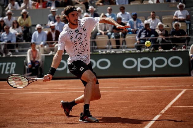 Stefanos TSITSIPAS (GRE) contre Holger RUNE (DEN) TENNIS : Roland Garros 2022 - 1 8e de finale - 30 05 2022 AurelienMorissard Panoramic 