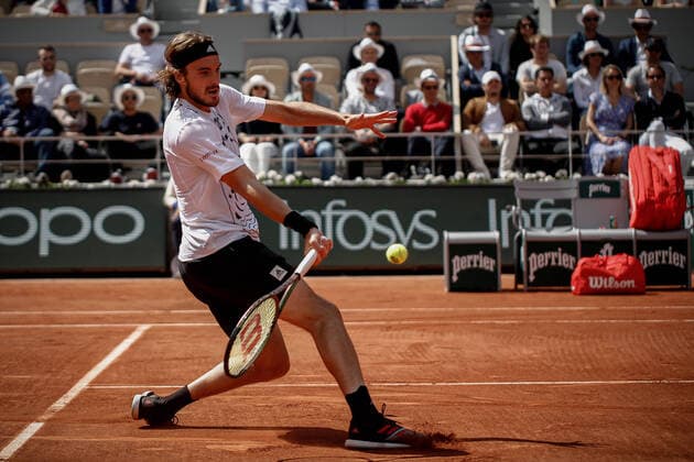 Stefanos TSITSIPAS (GRE) contre Holger RUNE (DEN) TENNIS : Roland Garros 2022 - 1 8e de finale - 30 05 2022 AurelienMorissard Panoramic 