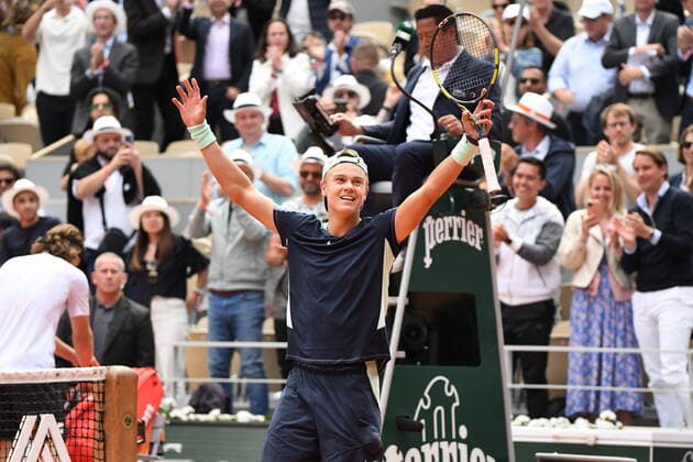 Sport Bilder des Tages Tennis - Roland Garros 2022 - Holger Rune - Danemark TENNIS : Roland Garros 2022 - France - 30 05 2022 ChrysleneCaillaud Panoramic 