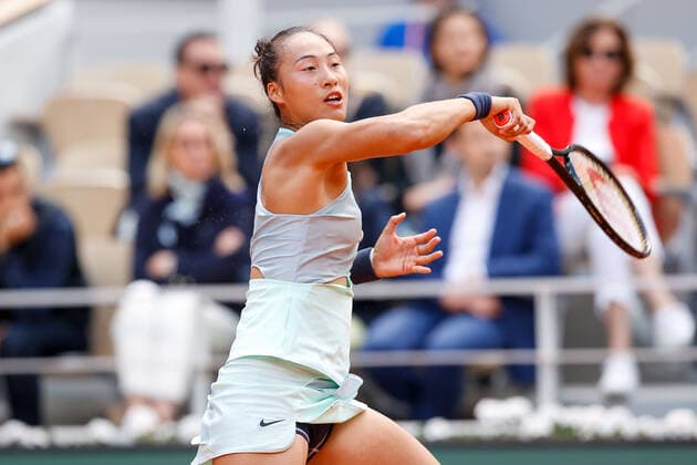 30 05 2022, tennis, French Open 2022 Roland Garros, FRA, Paris, Roland Garros image v Zheng Qinwen Copyright: HMBxMedia AntonioxBorga