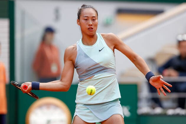 30 05 2022, tennis, French Open 2022 Roland Garros, FRA, Paris, Roland Garros image v Zheng Qinwen Copyright: HMBxMedia AntonioxBorga