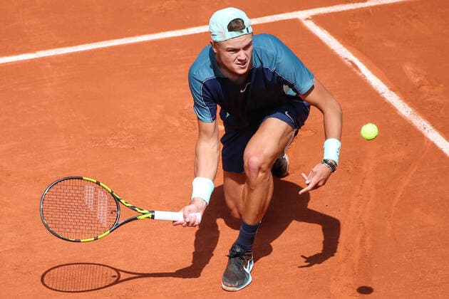 2022 French Open - Day Nine Holger Rune during his match against Stefanos Tsitsipas on Philipe Chatrier court in the 2022 French Open 4th Round. PARIS France  Copyright: xIbrahimxEzzatx originalFilename:ezzat-notitle220530_npIuV.jpg