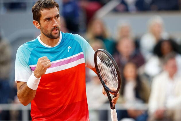 30 05 2022, Tennis, French Open 2022 Roland Garros, FRA, Paris, Roland Garros image v Marin Cilic SER cheers Copyright: HMBxMedia AntonioxBorga