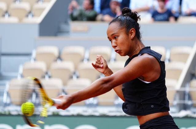 Mandatory Credit: Photo by Javier Garcia Shutterstock (12960001d) Leylah Fernandez French Open Tennis, Day 10, Roland Garros, Paris, France - 31 May 2022 French Open Tennis, Day 10, Roland Garros, Paris, France - 31 May 2022  Copyright: xJavierxGarcia Shutterstockx 12960001d