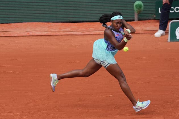 May 31, 2022, PARIS, France: COCO GAUFF of United Stats return the ball to SLOANE STEPHENS of United stats during the Quarter final of the French Open 2022, Grand Slam tennis womenÃ¢â‚¬â ¢s tournament at the Roland Garros Stadium - Paris France..Coco Gauff won : 7:5 6:2 PARIS France - ZUMAp119 20220531_zaf_p119_033 Copyright: xPierrexSteveninx