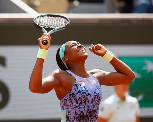 French Open 2022, Cori Coco Gauff stretches up her arms and cheers after victory, jubilation, joy, emotion Tennis French Open 2022 Grand Slam ATP WTA ITF Roland Garros Paris France 31 May 2022 Copyright: xJuergenxHasenkopfx