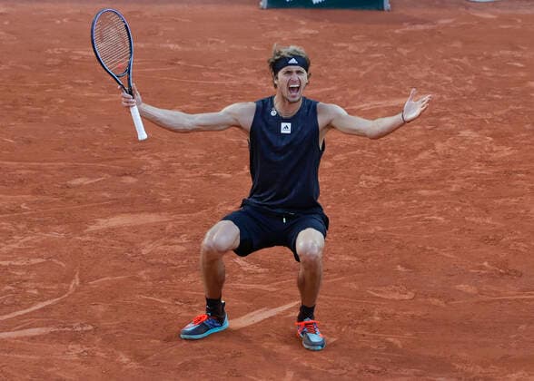 French Open 2022, Alexander Zverev cheers after his victory, cheers, emotion Tennis French Open 2022 Grand Slam ATP WTA ITF Roland Garros Paris France 31 May 2022 Copyright: xJuergenxHasenkopfx