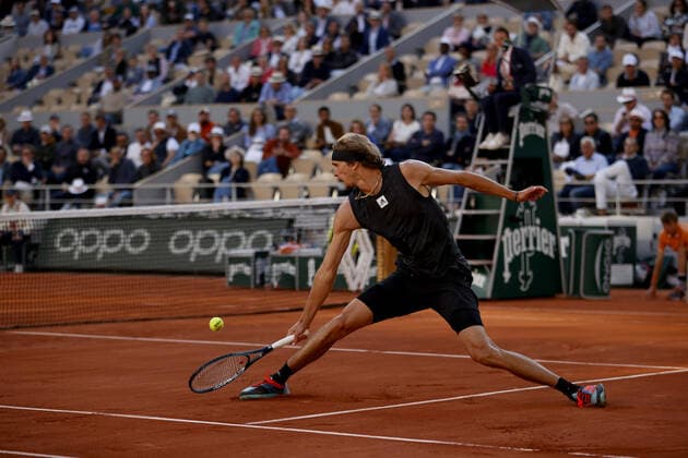 Mandatory Credit: Photo by Ella Ling Shutterstock (12959947bj) Alexander Zverev of Germany in action French Open Tennis, Day 10, Roland Garros, Paris, France - 31 May 2022 French Open Tennis, Day 10, Roland Garros, Paris, France - 31 May 2022  Copyright: xEllaxLing Shutterstockx 12959947bj