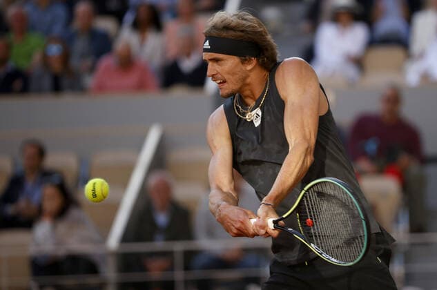 Mandatory Credit: Photo by Ella Ling Shutterstock (12959947be) Alexander Zverev of Germany in action French Open Tennis, Day 10, Roland Garros, Paris, France - 31 May 2022 French Open Tennis, Day 10, Roland Garros, Paris, France - 31 May 2022  Copyright: xEllaxLing Shutterstockx 12959947be