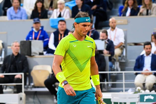 Attitude - Deception de Rafael Nadal ( Espagne ) TENNIS : Roland Garros 2022 - Internationaux de France - 31 05 2022 FedericoPestellini Panoramic 