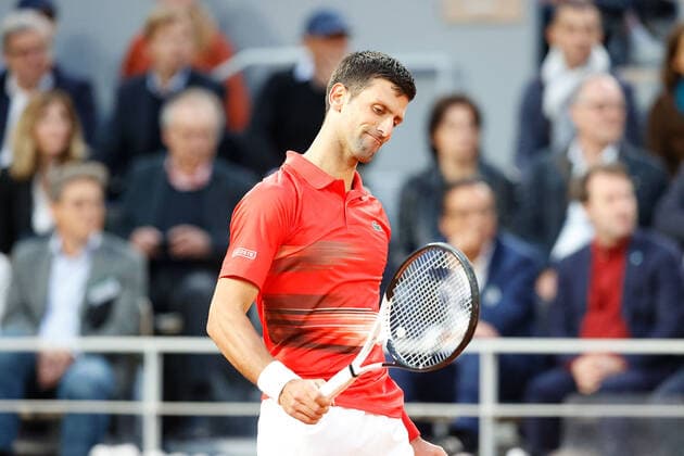 31 05 2022, Tennis, French Open 2022 Roland Garros, FRA, Paris, Roland Garros picture v l Novak Djokovic SER disappointed, disappointed looking, dissapointed, sad, frustrated, frustration, frustrated Copyright: HMBxMedia AntonioxBorga