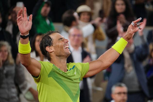Sport Bilder des Tages (220601) -- PARIS, June 1, 2022 -- Rafael Nadal reacts after winning the men s singles quarterfinal between Serbia s Novak Djokovic and Spain s Rafael Nadal at the French Open tennis tournament at Roland Garros in Paris, France, June 1, 2022. ) (SP)FRANCE-PARIS-TENNIS-ROLAND GARROS-FRENCH OPEN-MEN S SINGLES QUARTERFINAL MengxDingbo 