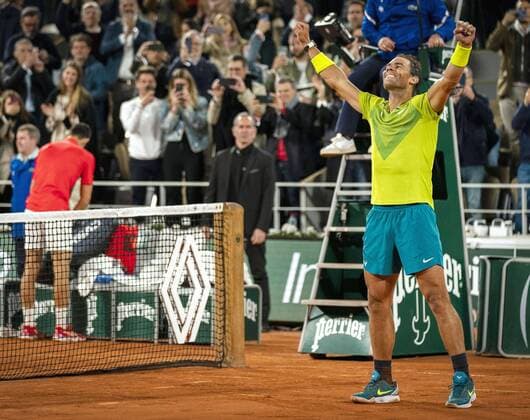 Sport Bilder des Tages Tennis: French Open Spain s Rafael Nadal celebrates after winning his quarterfinal match against Serbia s Novak Djokovic at the French Open tennis tournament in Paris on June 1, 2022.  A14AA0001295695P