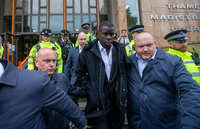 Sport Themen der Woche KW22 Sport Bilder des Tages June 1, 2022, London, England, United Kingdom: West Ham defender KURT ZOUMA departs Thames Magistrates Court after he was sentenced to 180 hours of community service and banned from keeping cats for five years after kicking and slapping his pet in a home video posted on Snapchat. London United Kingdom - ZUMAs262 0160426700st Copyright: xTayfunxSalcix
