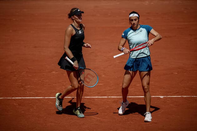 Caroline GARCIA (FRA) et Kristina MLADENOVIC (FRA) contre Yifan XU (CHN) et Zhaoxuan YANG (CHN) TENNIS : Roland Garros 2022 - Double Dames - 1 4 de finale - 01 06 2022 AurelienMorissard Panoramic 