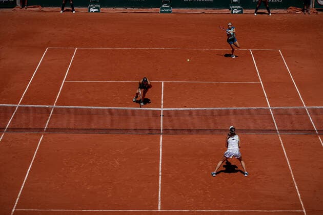 Caroline GARCIA (FRA) et Kristina MLADENOVIC (FRA) contre Yifan XU (CHN) et Zhaoxuan YANG (CHN) TENNIS : Roland Garros 2022 - Double Dames - 1 4 de finale - 01 06 2022 AurelienMorissard Panoramic 