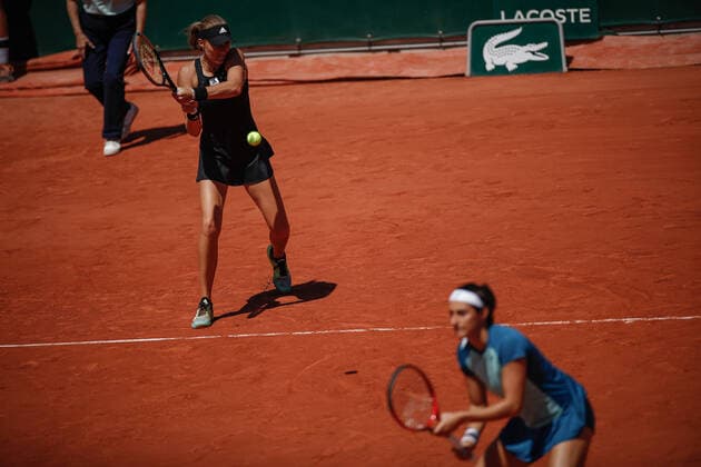 Caroline GARCIA (FRA) et Kristina MLADENOVIC (FRA) contre Yifan XU (CHN) et Zhaoxuan YANG (CHN) TENNIS : Roland Garros 2022 - Double Dames - 1 4 de finale - 01 06 2022 AurelienMorissard Panoramic 