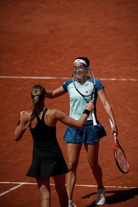 Caroline GARCIA (FRA) et Kristina MLADENOVIC (FRA) contre Yifan XU (CHN) et Zhaoxuan YANG (CHN) TENNIS : Roland Garros 2022 - Double Dames - 1 4 de finale - 01 06 2022 AurelienMorissard Panoramic 