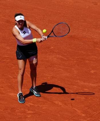 Mandatory Credit: Photo by Javier Garcia Shutterstock (12960004b) Jessica Pegula returns French Open Tennis, Day 11, Roland Garros, Paris, France - 01 Jun 2022 French Open Tennis, Day 11, Roland Garros, Paris, France - 01 Jun 2022  Copyright: xJavierxGarcia Shutterstockx 12960004b