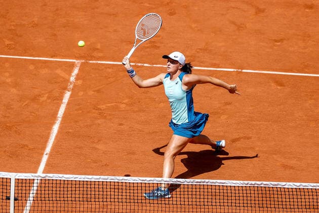 01 06 2022, Tennis, French Open 2022 Roland Garros, FRA, Paris, Roland Garros Image v l Iga Swiatek POL Copyright: HMBxMedia AntonioxBorga