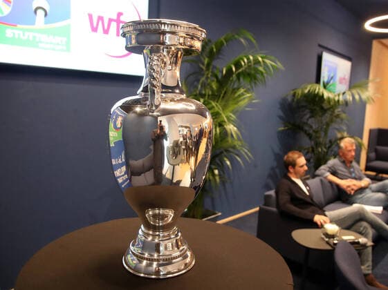 01 06 22 football UEFA EM Euro 2024 Kick Off Event Stuttgart Germany, Stuttgart, 01 06 2022, football, UEFA EM Euro 2024 Kick Off Event Stuttgart EM Cup Trophy