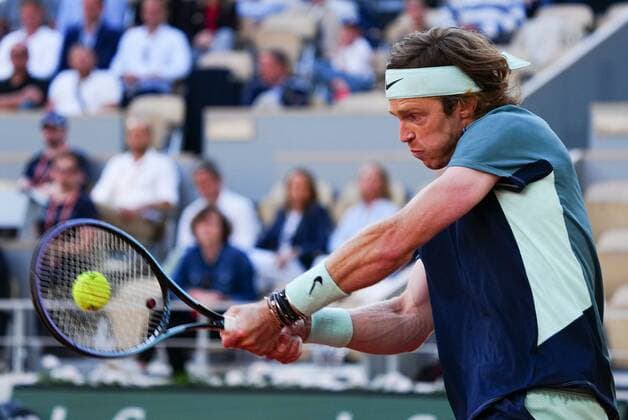 Mandatory Credit: Photo by Javier Garcia Shutterstock (12960004aw) Andrey Rublev French Open Tennis, Day 11, Roland Garros, Paris, France - 01 Jun 2022 French Open Tennis, Day 11, Roland Garros, Paris, France - 01 Jun 2022  Copyright: xJavierxGarcia Shutterstockx 12960004aw