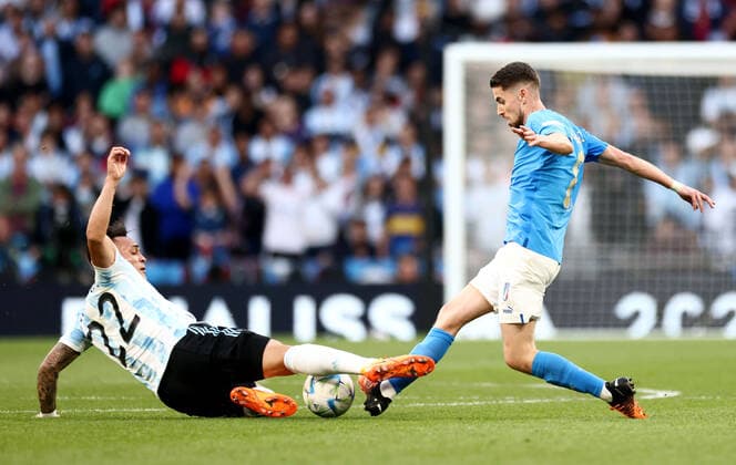 Mandatory Credit: Photo by James Marsh Shutterstock (12964971t) Jorginho of Italy is tackled by Lautaro Martinez of Argentina. Argentina v Italy, UEFA Finalissima 2022, Football, Wembley Stadium, London, UK - 01 Jun 2022 Argentina v Italy, UEFA Finalissima 2022, Football, Wembley Stadium, London, UK - 01 Jun 2022 Copyright: xJamesxMarsh Shutterstockx 12964971t