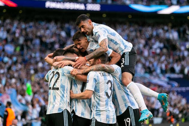 Mandatory Credit: Photo by Juan Gasparini JMP Shutterstock (12968277z) Lautaro martinez of Argentina celebrates with his teammates after scoring his side first goal Italy v Argentina, UK - 01 Jun 2022 EDITORIAL USE ONLY No use with unauthorised audio, video, data, fixture lists (outside the EU), club league logos or live services. Online in-match use limited to 45 images (+15 in extra time). No use to emulate moving images. No use in betting, games or single club league player publications services. Italy v Argentina, UK - 01 Jun 2022 EDITORIAL USE ONLY No use with unauthorised audio, video, data, fixture lists (outside the EU), club league logos or live services. Online in-match use limited to 45 images (+15 in extra time). No use to emulate moving images. No use in betting, games or Copyright: xJuanxGasparini JMP Shutterstockx 12968277z