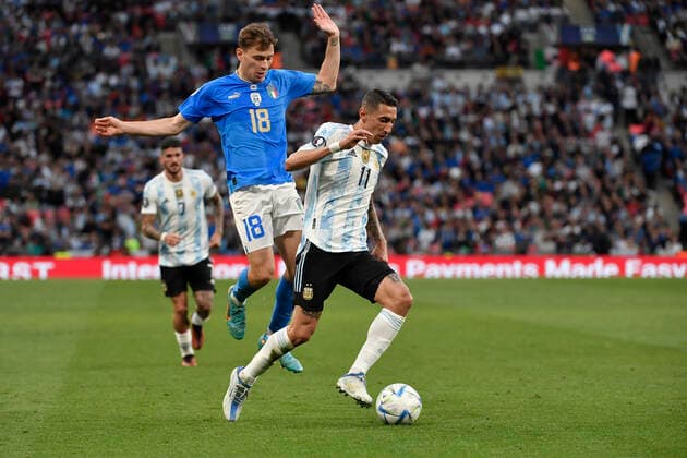 Nicolo Barella of Italy and Angel Di Maria of Argentina during the Finalissima trophy 2022 football match between Italy and Argentina at Wembley stadium in London, England, June 1st, 2022. Photo Andrea Staccioli Insidefoto AndreaxStaccioli