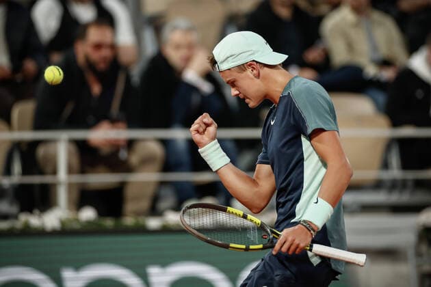 Holger RUNE (DEN) contre Casper RUUD (NOR) TENNIS : Roland Garros 2022 - 1 4e de finale - 01 06 2022 AurelienMorissard Panoramic 