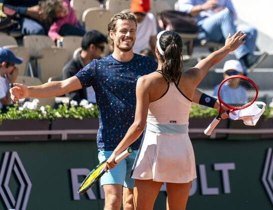 Tennis: French Open The Netherlands Wesley Koolhof (facing camera) and Japan s Ena Shibahara celebrate after winning their mixed doubles semifinal match against Australia s John Peers and Canada s Gabriela Dabrowski at the French Open tennis tournament in Paris on June 1, 2022.  A14AA0001296081P