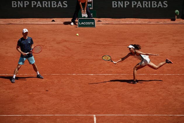 Ena SHIBAHARA (JPN) et Wesley KOOLHOF (NED) contre Ulrikke EIKERI (NOR) et Joran VLIEGEN (BEL) TENNIS : Roland Garros 2022 - Finale Double Mixte - 02 06 2022 AurelienMorissard Panoramic 