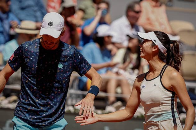 Ena SHIBAHARA (JPN) et Wesley KOOLHOF (NED) contre Ulrikke EIKERI (NOR) et Joran VLIEGEN (BEL) TENNIS : Roland Garros 2022 - Finale Double Mixte - 02 06 2022 AurelienMorissard Panoramic 