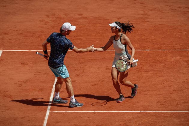 Ena SHIBAHARA (JPN) et Wesley KOOLHOF (NED) contre Ulrikke EIKERI (NOR) et Joran VLIEGEN (BEL) TENNIS : Roland Garros 2022 - Finale Double Mixte - 02 06 2022 AurelienMorissard Panoramic 