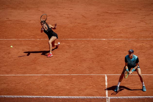 Ena SHIBAHARA (JPN) et Wesley KOOLHOF (NED) contre Ulrikke EIKERI (NOR) et Joran VLIEGEN (BEL) TENNIS : Roland Garros 2022 - Finale Double Mixte - 02 06 2022 AurelienMorissard Panoramic 