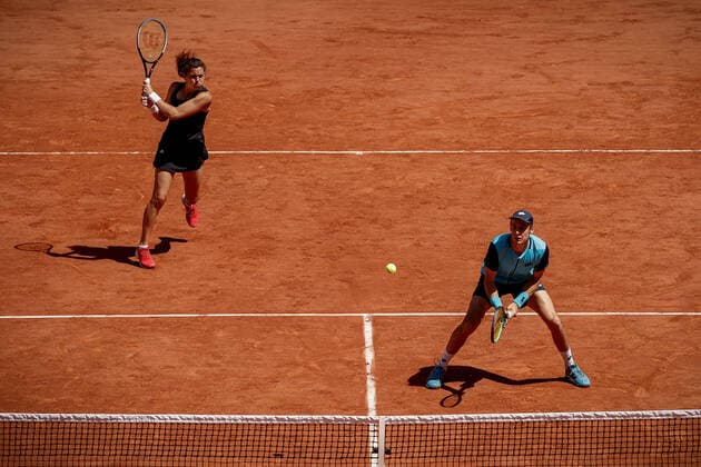 Ena SHIBAHARA (JPN) et Wesley KOOLHOF (NED) contre Ulrikke EIKERI (NOR) et Joran VLIEGEN (BEL) TENNIS : Roland Garros 2022 - Finale Double Mixte - 02 06 2022 AurelienMorissard Panoramic 