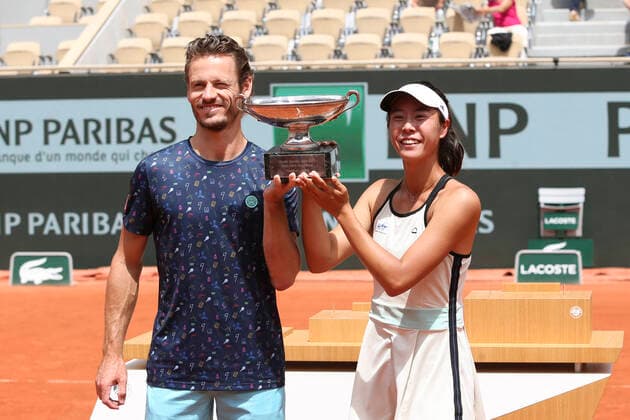 Ena SHIBAHARA (JPN) et Wesley KOOLHOF (NED) contre Ulrikke EIKERI (NOR) et Joran VLIEGEN (BEL) TENNIS : Roland Garros 2022 - Finale Double Mixte - 02 06 2022 MichaelBaucher Panoramic 