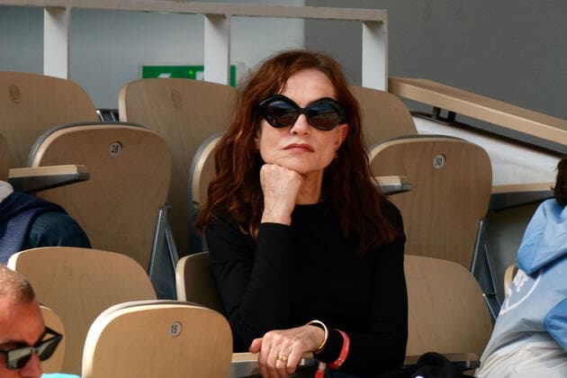 June 2, 2022, PARIS, France: French actress ISABELLE HUPERT during the semi final of the French Open 2022, Grand Slam tennis womenÃ¢â‚¬â ¢s tournament at the Roland Garros Stadium - Paris France..Iga Swiatek won : 6:2 6:1 qualify for the tournament final PARIS France - ZUMAp119 20220602_zaf_p119_005 Copyright: xPierrexSteveninx