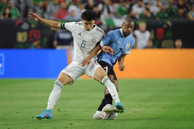 Jorge Sanchez (L) of Mexico vies for the ball with Nicolas de la Cruz of Uruguay during an International Friendly, Länderspiel, Nationalmannschaft soccer match between the national teams of Mexico and Uruguay at the Phoenix University stadium in Glendale, USA, 02 June 2022. Mexico vs. Uruguay !ACHTUNG: NUR REDAKTIONELLE NUTZUNG!  Copyright: xMaxxSimbronx AME4345 20220603-70da8209368d0d73dbac56abc2f896f5f8e15409