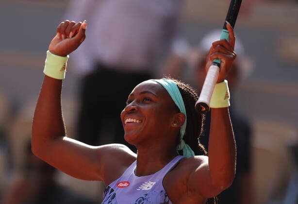 (220603) -- PARIS, June 3, 2022 -- Coco Gauff of the United States celebrates the victory after the women s singles semifinal against Martina Trevisan of Italy at the French Open tennis tournament at Roland Garros in Paris, France, June 2, 2022. ) (SP)FRANCE-PARIS-TENNIS-ROLAND GARROS-FRENCH OPEN-WOMEN S SINGLES SEMIFINAL GaoxJing 