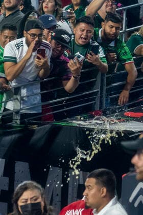 June 2, 2022, Glendale, Arizona, USA: Mexico fans boo and dump alcohol on the Mexico coaches after losing the game against Uruguay Thursday, June 02, 2022, at State Farm Stadium in Glendale, Arizona. Mexico lost 0-3 against Uruguay in the Mexico U.S. Tour. Glendale USA - ZUMAb166 20220602_zap_b166_006 Copyright: xJeffxBrownx