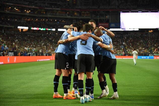 Uruguayan players celebrate after scoring a goal against Mexico during an International Friendly, Länderspiel, Nationalmannschaft soccer match between the national teams of Mexico and Uruguay at the Phoenix University stadium in Glendale, USA, 02 June 2022. Mexico vs. Uruguay !ACHTUNG: NUR REDAKTIONELLE NUTZUNG!  Copyright: xMaxxSimbronx USA8182 20220603-13ccd8518f7b44523d9d65470697873cef9bff85